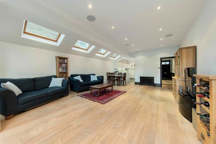4 Bedroom Property To Rent In Salford Road, Streatham Hill, London, SW2