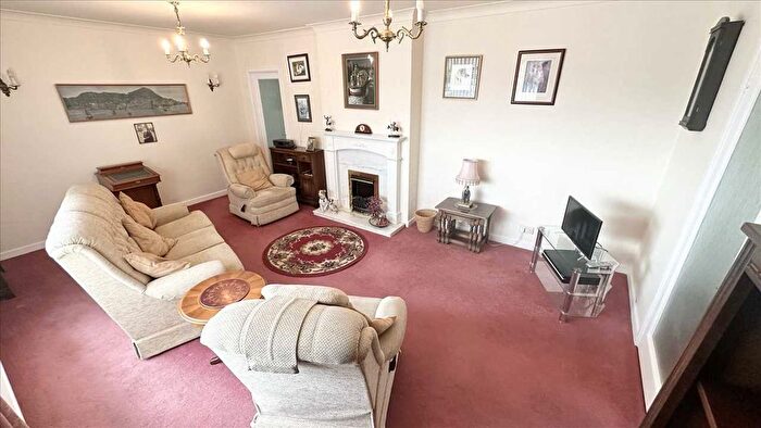 3 Bedroom Bungalow For Sale In Parkland Close, Clifton Village, Nottingham, NG11