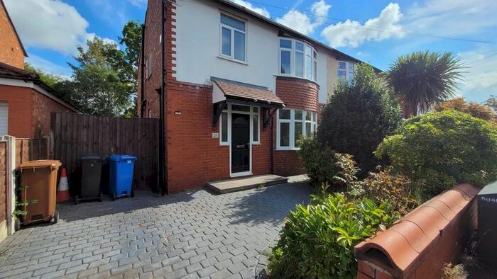 3 Bedroom Semi-Detached House To Rent In Warren Avenue, Cheadle, SK8