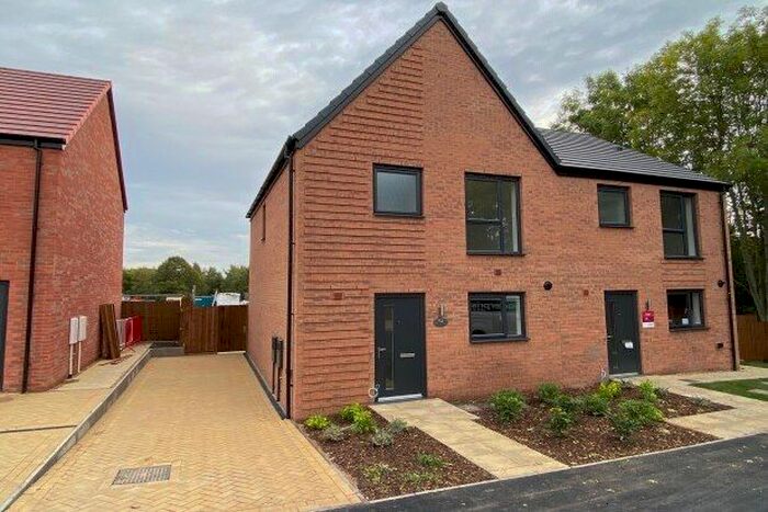 3 Bedroom Property To Rent In Woodcote Way, Chesterfield, S40