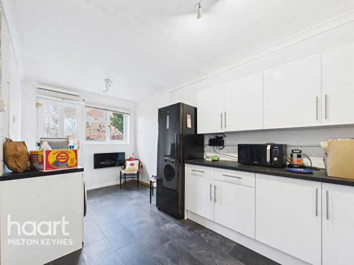 4 Bedroom Detached House For Sale In Chalfont Close, Bradville, MK13