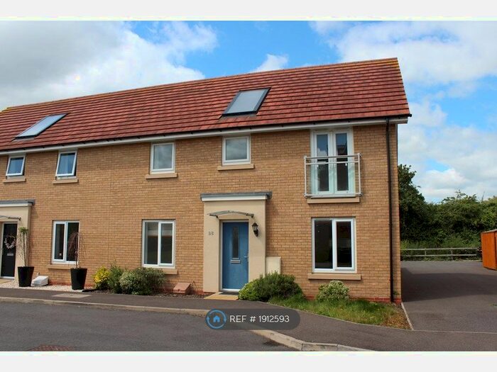 4 Bedroom Semi-Detached House To Rent In Carey Close, Ely, CB7