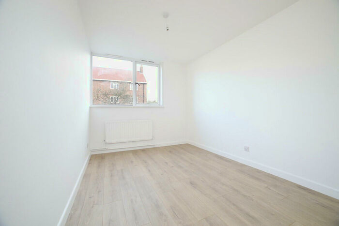3 Bedroom Apartment To Rent In Priory Court, Peckham, SE15