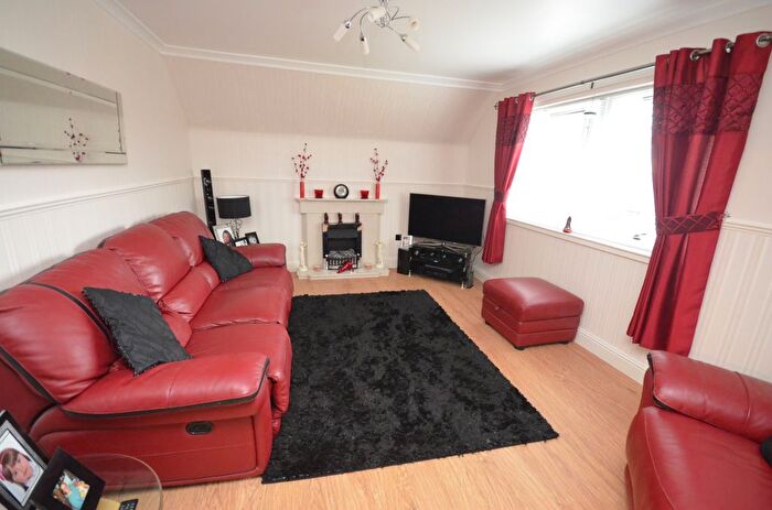 2 Bedroom Flat To Rent In Ashbrae Gardens, Stirling, FK7
