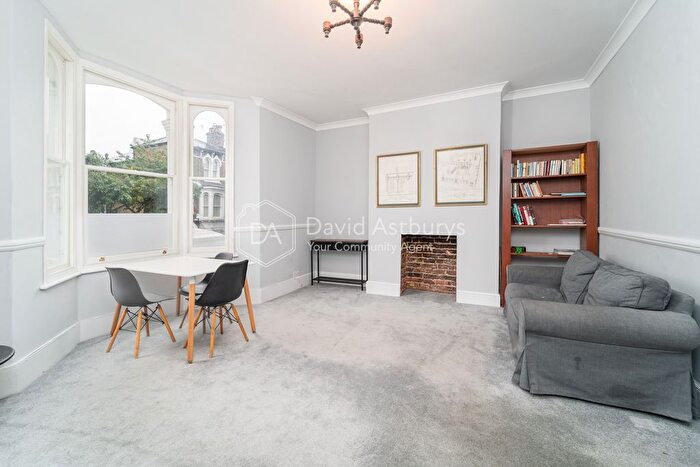 Cottage To Rent In Penpoll Road, London, E8