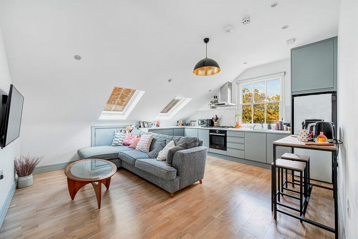 1 Bedroom Flat To Rent In Castlebar Road, London, W5