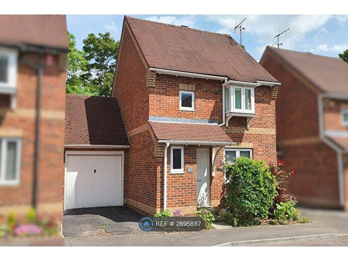 3 Bedroom Detached House To Rent In Victory Road Wanstead, London, E11
