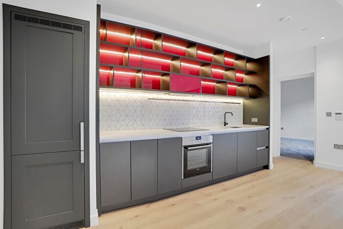 2 Bedroom Flat To Rent In Modena House, London City Island, London, E14