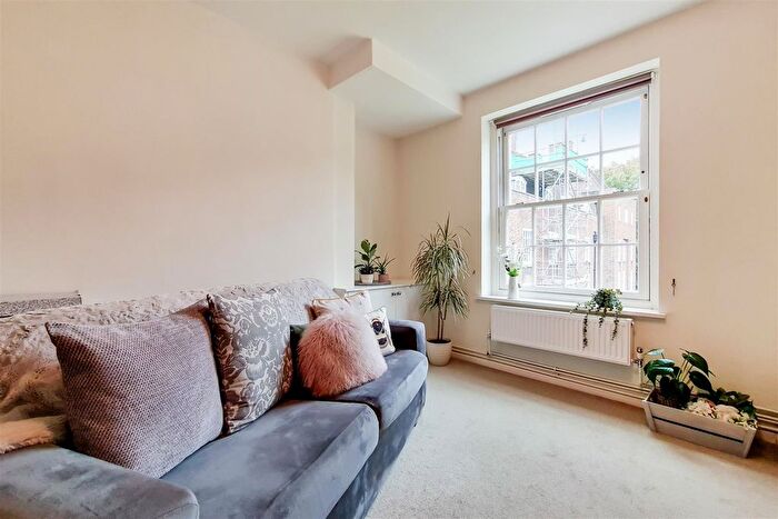 1 Bedroom Flat To Rent In Lambeth Walk, London, SE11