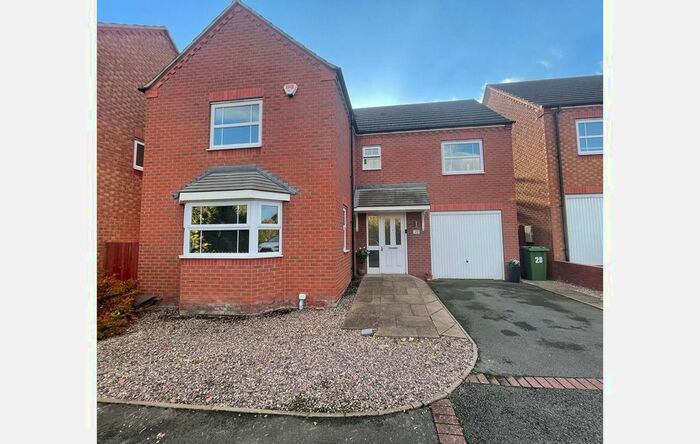 4 Bedroom Property To Rent In Crabtree Close, Lanesfield, Wolverhampton, WV4