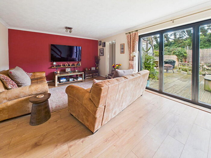 3 Bedroom Detached House For Sale In Victoria Road, Southwick, BN42