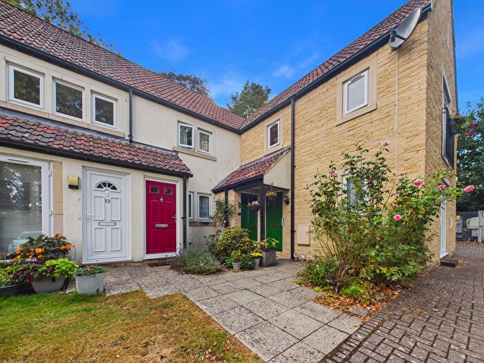 2 Bedroom Flat For Sale In Horsebrook, Calne, SN11