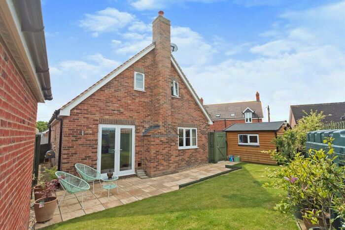 3 Bedroom Detached House For Sale In Woodbridge Close, North Newnton, Pewsey, SN9