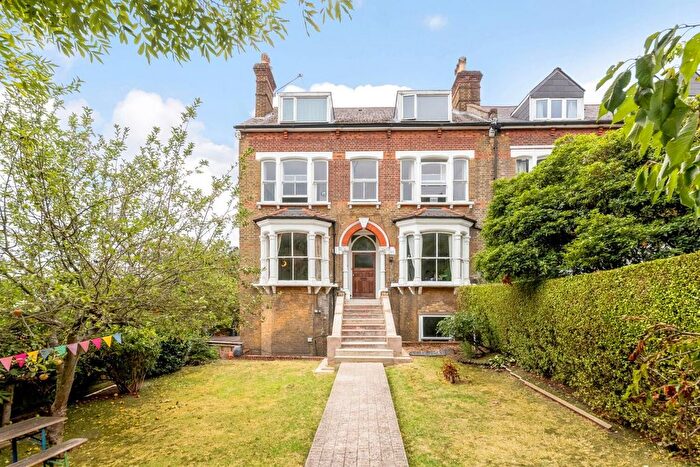 2 Bedroom Maisonette For Sale In Manor Mount, Forest Hill, London, SE23