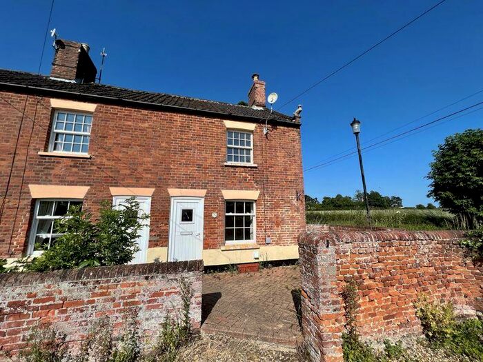 2 Bedroom Terraced House For Sale In Stokesby, NR29