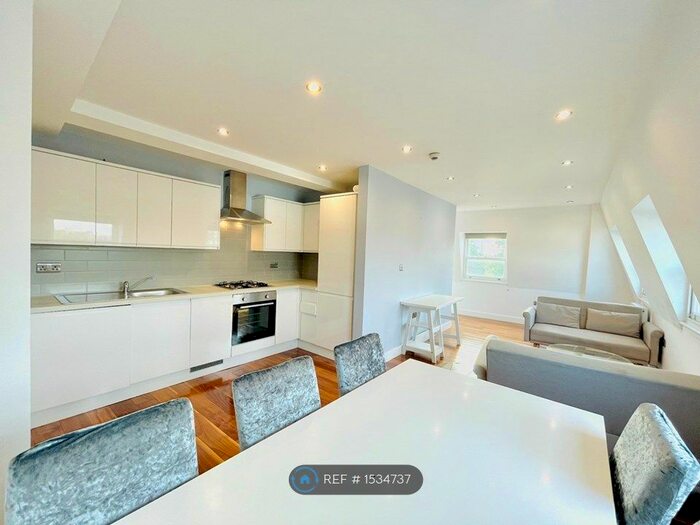 2 Bedroom Flat To Rent In Hoxton Street, London, N1