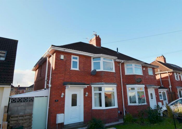 3 Bedroom Semi-Detached House To Rent In St. Johns Crescent, Bristol, BS3