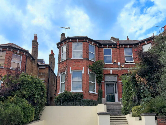 4 Bedroom Semi-Detached House To Rent In Underhill Road, East Dulwich, SE22