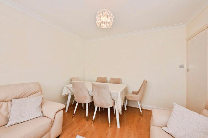 3 Bedroom Terraced House For Sale In Tynemouth Drive, Enfield, EN1