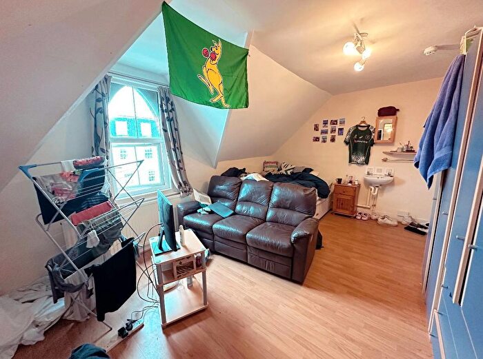 5 Bedroom Property To Rent In St. Clements Street, Oxford, OX4