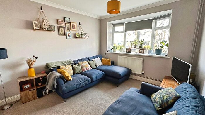 3 Bedroom End Terrace House For Sale In Staple Hill Road, Bristol, BS16