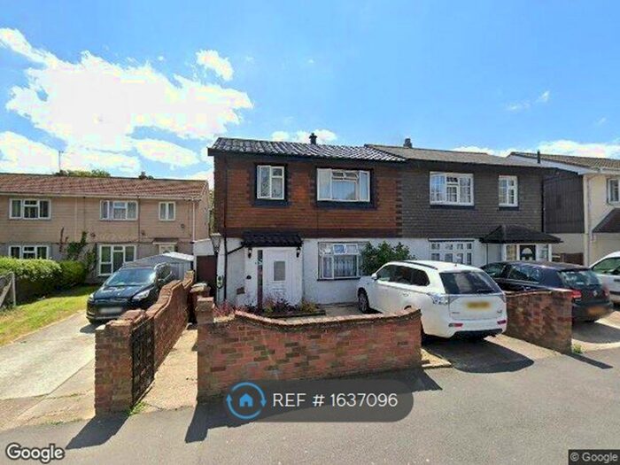 3 Bedroom Semi-Detached House To Rent In Halcot Avenue, Bexleyheath, DA6