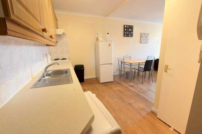 1 Bedroom Flat To Rent In High Road, London, N20