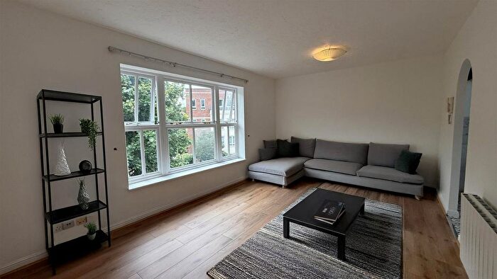 2 Bedroom Flat To Rent In Mapeshill Place, Willesden Green, NW2