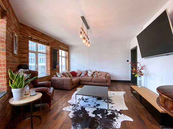 2 Bedroom Flat For Sale In High Street, Croydon, CR0