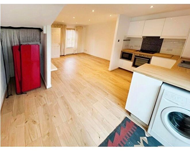 3 Bedroom Semi Detached House To Rent In Heron Street, Hulme, Manchester, M15