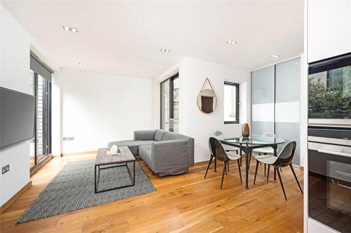 2 Bedroom Apartment To Rent In Gifford Street, N1