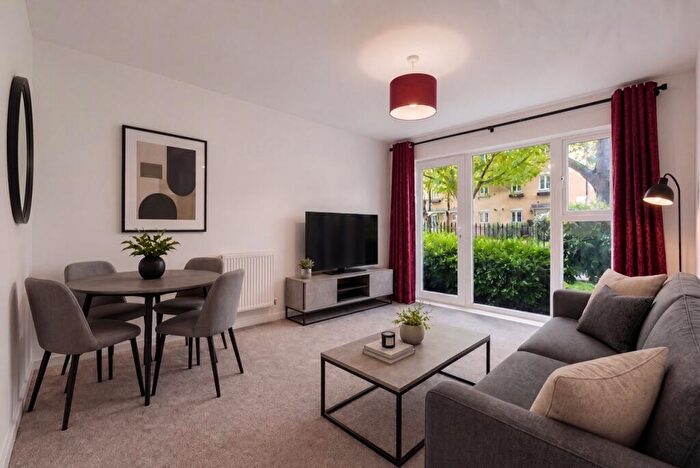 1 Bedroom Apartment For Sale In Burcher Gale Grove, London, SE15