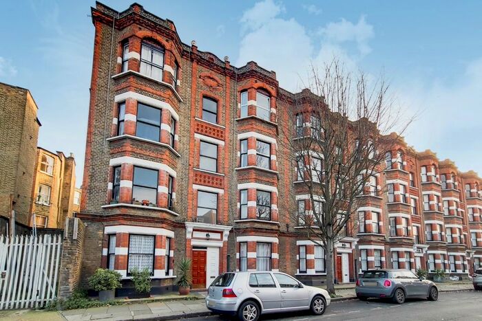 1 Bedroom Semi-Detached House To Rent In Kingwood Road, London, SW6