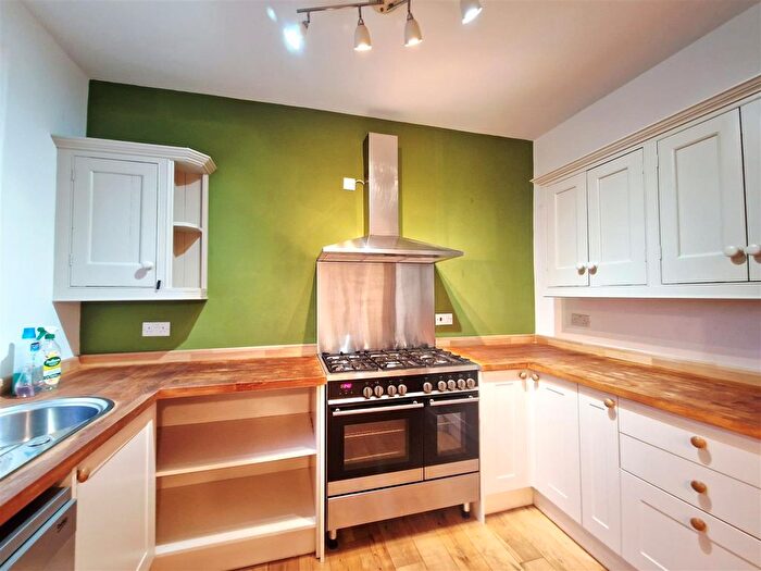 3 Bedroom End Of Terrace House To Rent In Victoria Street, Newark, NG24