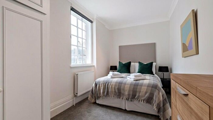 2 Bedroom Apartment To Rent In Park Road, NW8