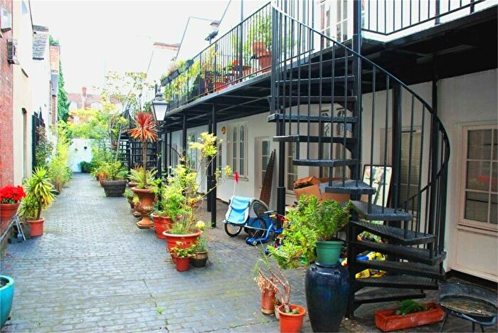 2 Bedroom Flat To Rent In Ashfield Yard, Whitechapel, E1