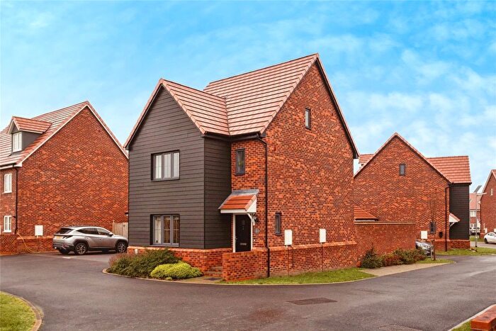 4 Bedroom Detached House For Sale In Thompson Close, Paddock Wood, Tonbridge, Kent, TN12