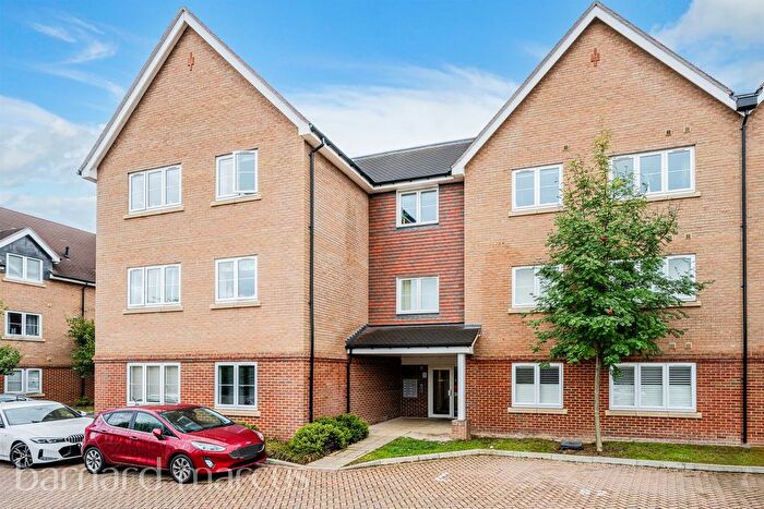 2 Bedroom Flat For Sale In Ceres Crescent, Epsom, KT17