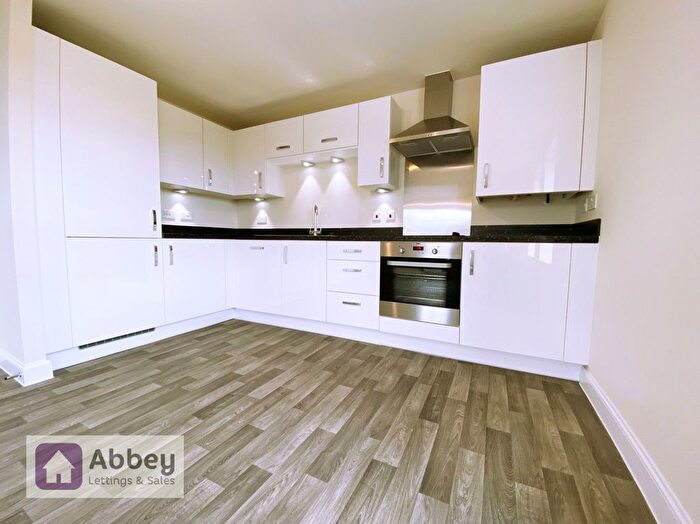 2 Bedroom Flat To Rent In Somerset Avenue, Leicester, LE4
