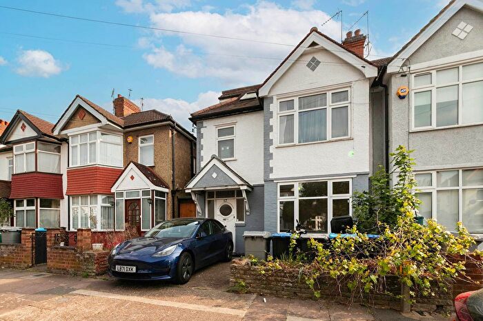 2 Bedroom Flat To Rent In Geary Road, London, NW10