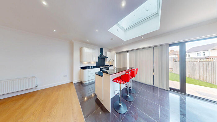 5 Bedroom Terraced House To Rent In Borden Avenue, London, EN1