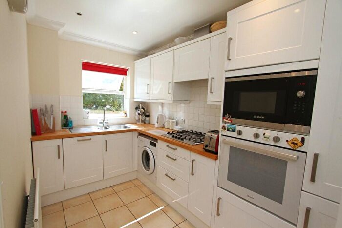 2 Bedroom Apartment For Sale In Upperton Road, Eastbourne, BN21