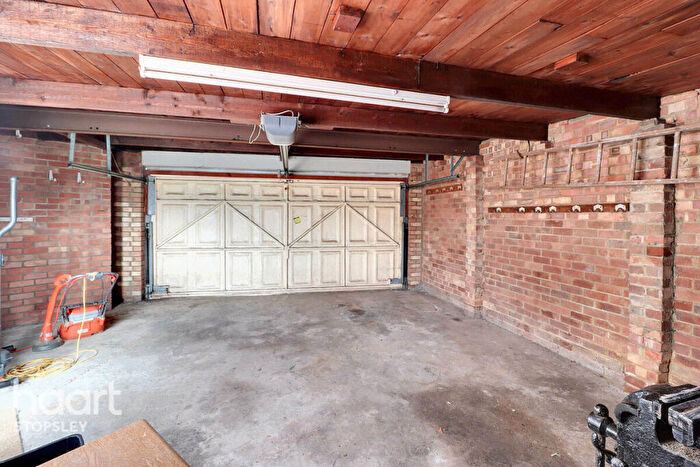 3 Bedroom Chalet For Sale In Langford Drive, Luton, LU2