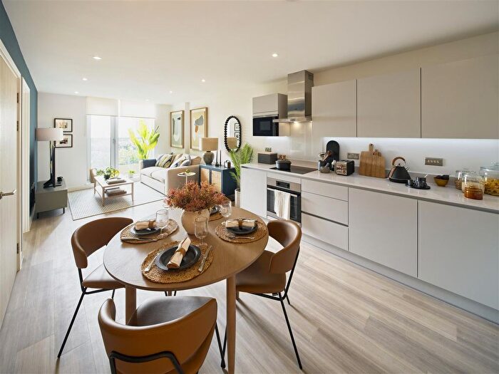 2 Bedroom Flat To Rent In New Victoria Building, M4