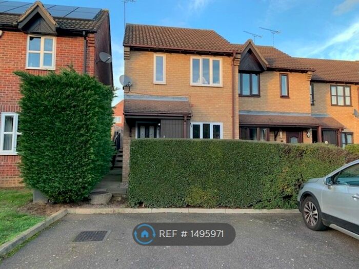2 Bedroom Semi-Detached House To Rent In Dashwood Close, Ipswich, IP8