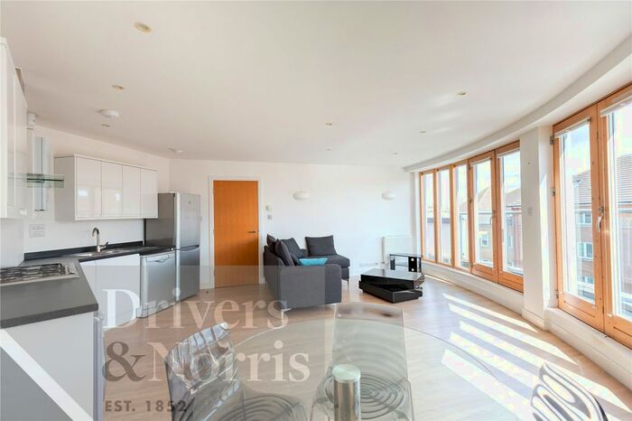 1 Bedroom Flat To Rent In Green Lanes, Palmers Green, London, N13