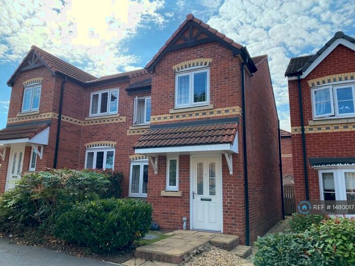 3 Bedroom Semi-Detached House To Rent In Scrooby Road, Harworth, Doncaster, DN11