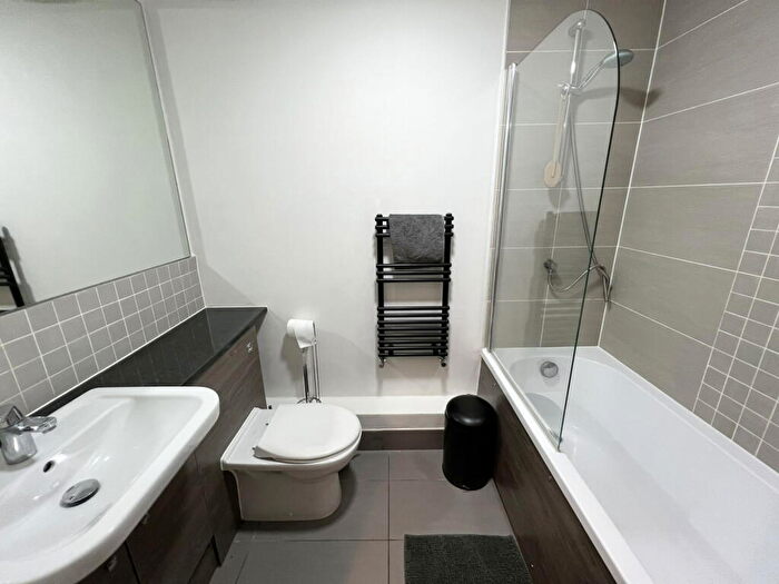 2 Bedroom Apartment For Sale In St James Court, Stratford Road, Shirley, B90