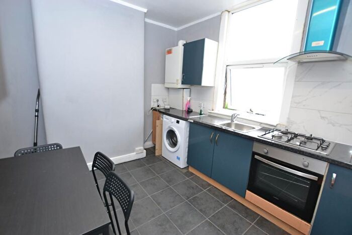 5 Bedroom Maisonette To Rent In Lea Bridge Road, London, E10