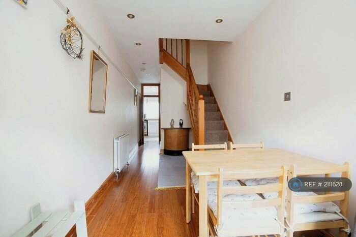 2 Bedroom Maisonette To Rent In Tower Hamlets Road, London, E17